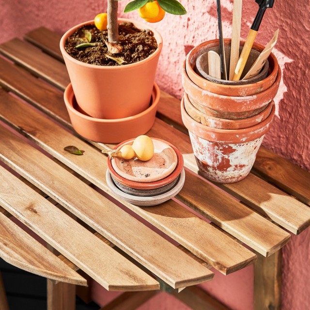 Пристенный стол, садовый